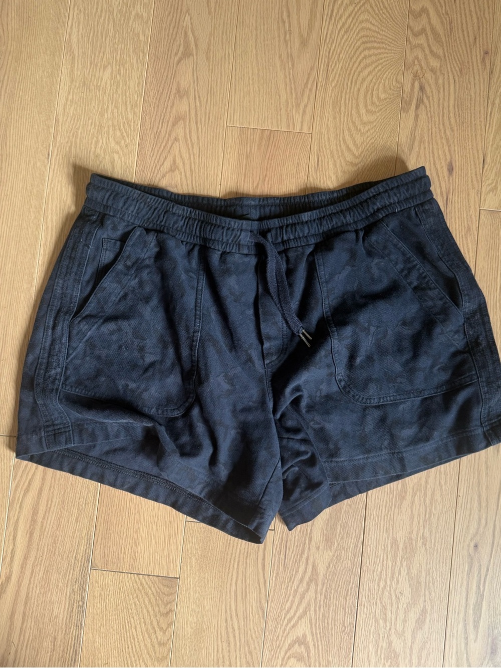 Athleta Farlon Shorts – Black Camo – Size 14 Tall
